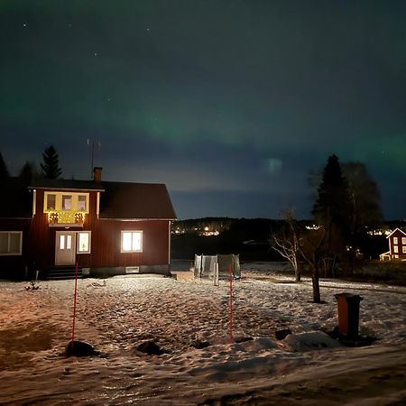Ett Hus Med 3 Sovrum Med Supersnabba Internet Fiberanslutningen 1000Mb-100Mb I Hoeg, 7 Minuter Fran Hudiksvall Exteriér fotografie
