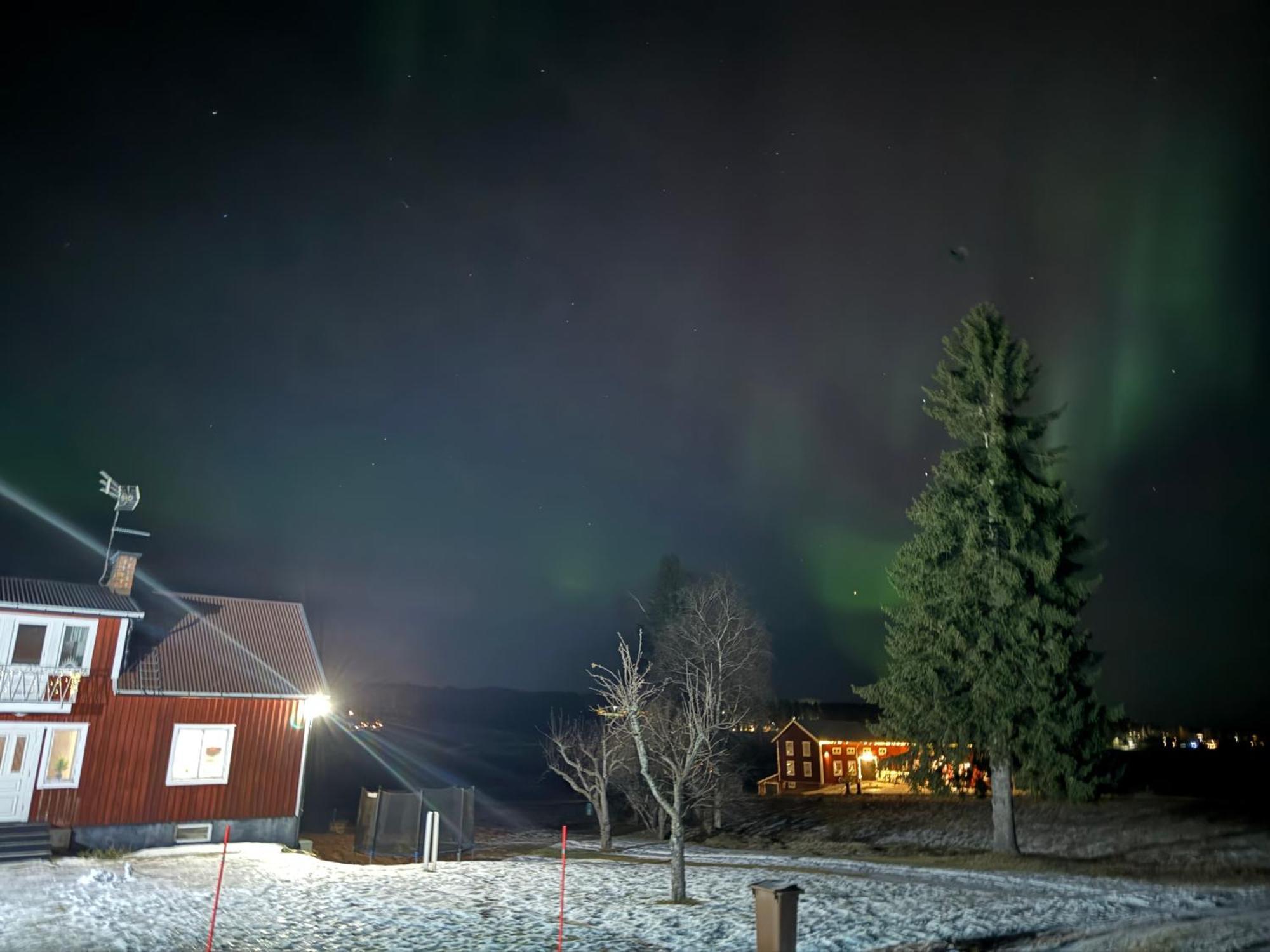 Ett Hus Med 3 Sovrum Med Supersnabba Internet Fiberanslutningen 1000Mb-100Mb I Hoeg, 7 Minuter Fran Hudiksvall Exteriér fotografie